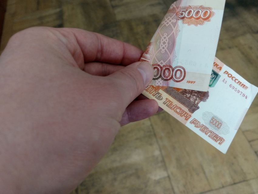 На бывшую студентку завели дело за взятку преподавателю пятилетней давности в Новочеркасске