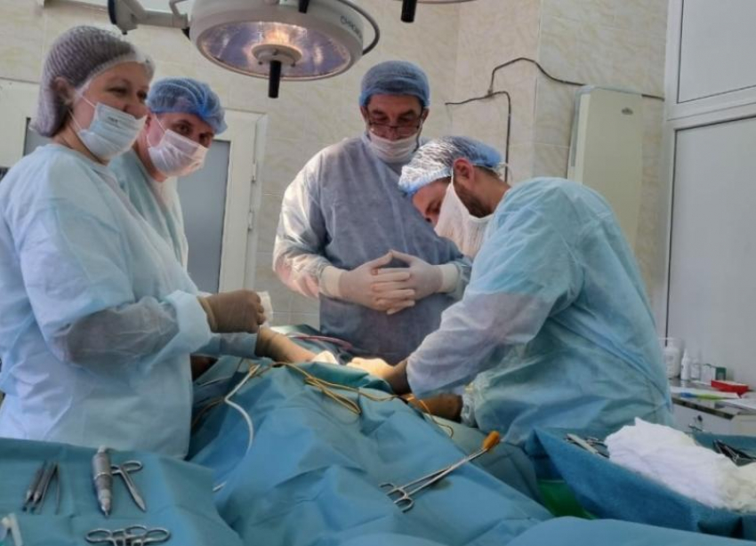 Хирурги восстановили челюсть мальчику, выпавшему из окна многоэтажки в Ростове 