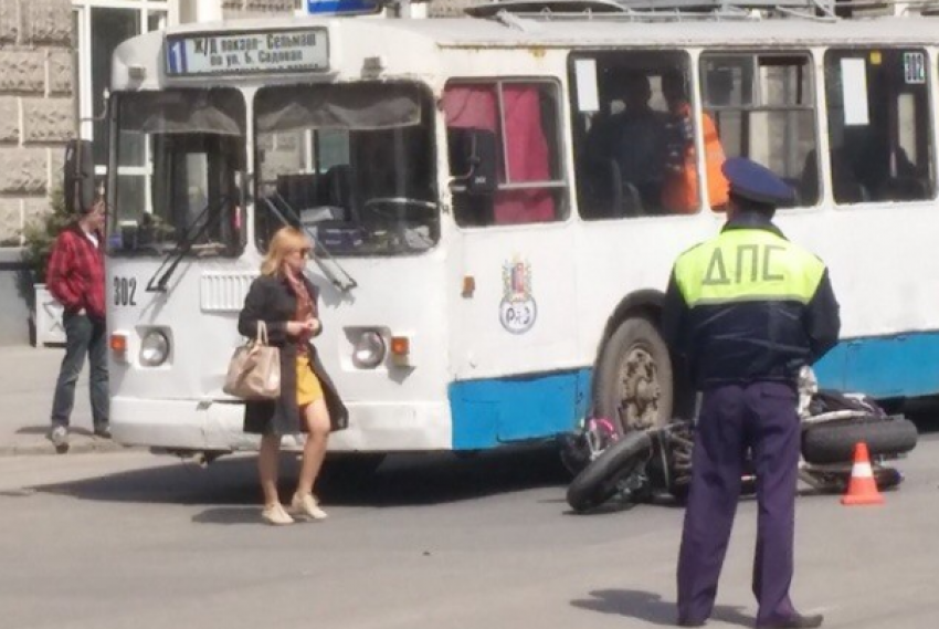 Мотоциклист, пострадавший в ДТП с троллейбусом, погиб в машине «скорой помощи"