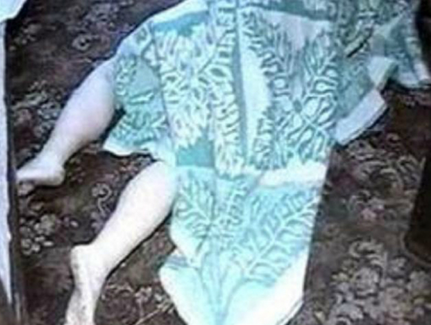 Труп одинокой женщины обнаружили в запертой квартире Ростовской области