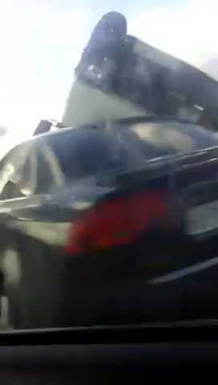 На автомагистрали Audi влетела в Газель с арбузами в Ростовской области
