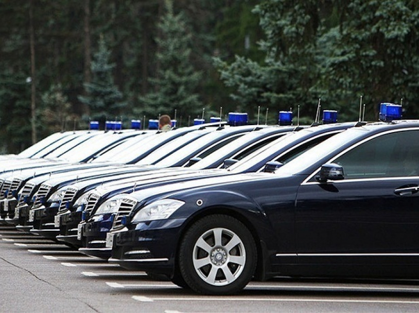 Автомобиль в 290 лошадиных сил заказала Контрольно-счетная палата Ростовской области