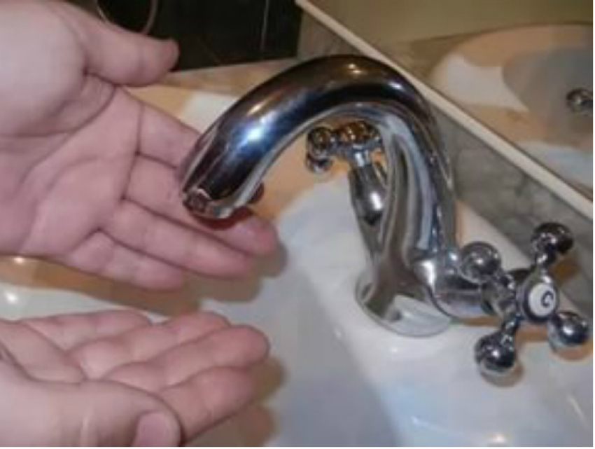 Жители домов в центре Ростова почти четыре месяца сидят без горячей воды