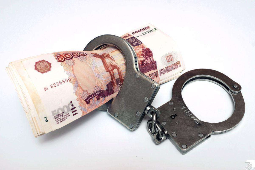 В Ростове бывшего опера заочно приговорили к 7,5 года колонии за взятку в 500 тысяч рублей