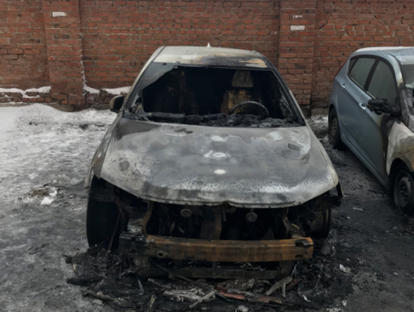 Крупное вознаграждение обещают за информацию о поджигателях автомобиля в Ростовской области 