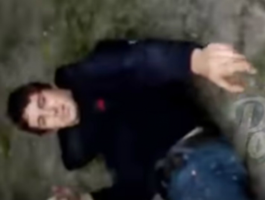 Последствия «резкого» ДТП со сломавшим ногу водителем скутера в Ростове попали на видео