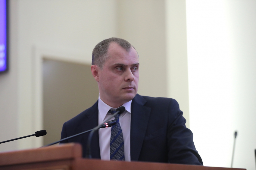 Глава нещадно критикуемого министерства ЖКХ зарабатывал почти миллион в месяц