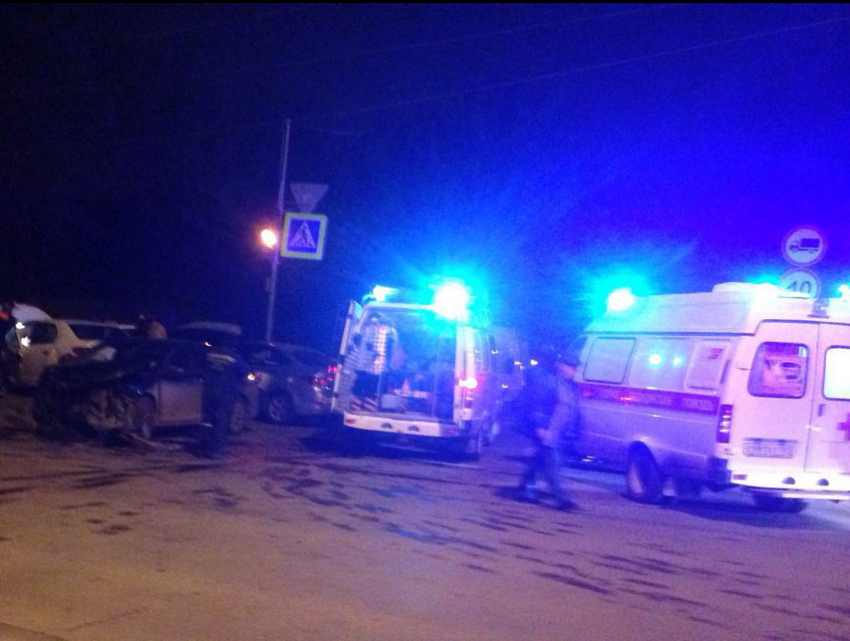 Спровоцировавший массовое ДТП в Ростове водитель сбежал с места аварии