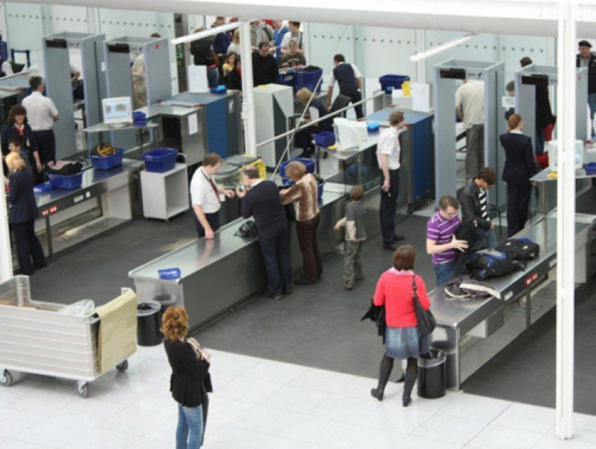 Сотрудник аэропорта Ростова запугал «черным списком» иностранца, чтобы присвоить его охотничий нож