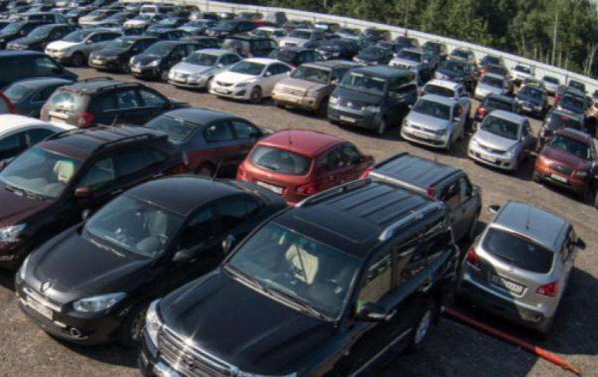 Самовольную автостоянку в охранной зоне ЛЭП ликвидировали в Советском районе Ростова