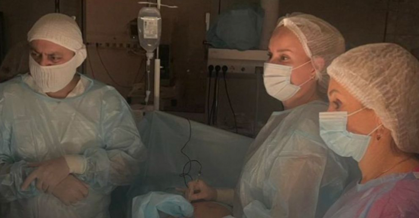 В Ростове врачи удалили опухоль новорожденной, из-за которой не могла дышать 