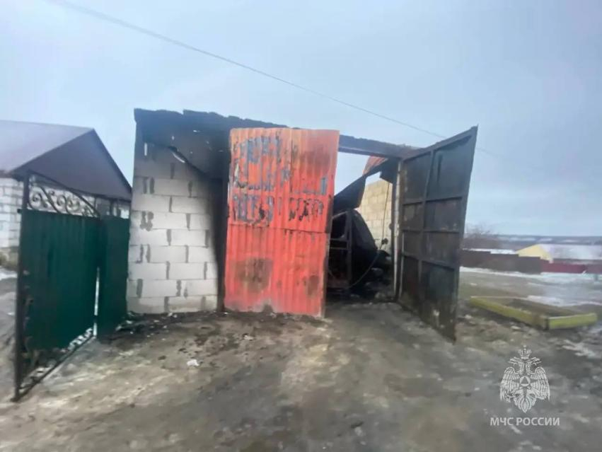 В Миллеровском районе мужчина погиб при пожаре в гараже