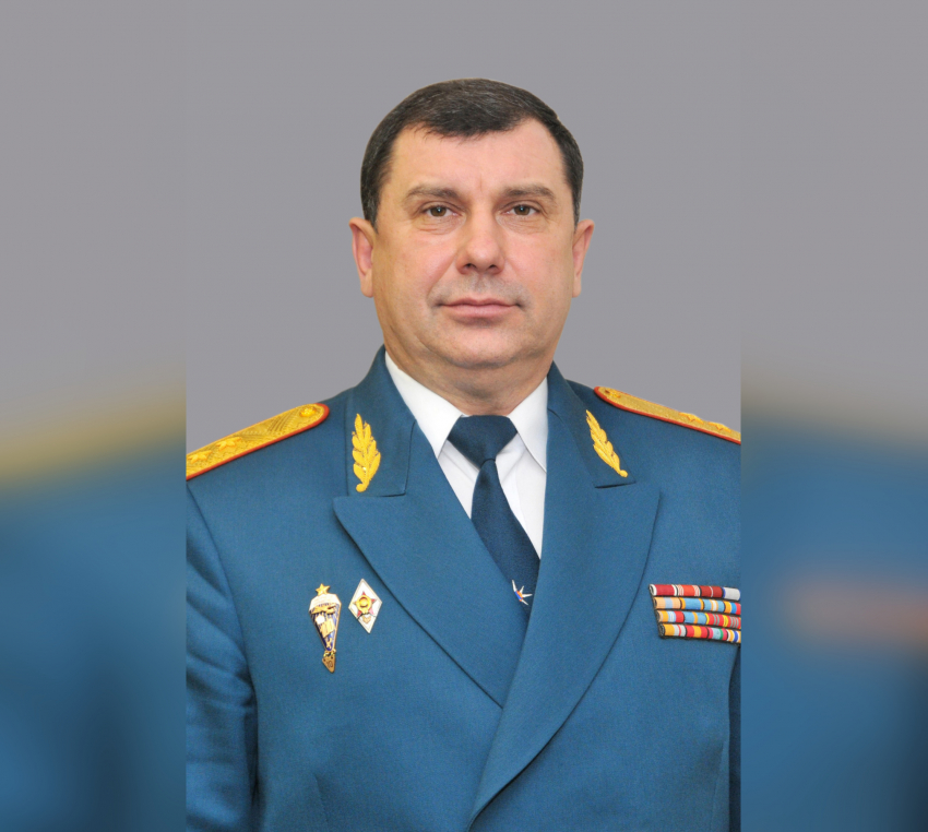 Владимир Путин присвоил новое звание начальнику ГУ МЧС по Ростовской области