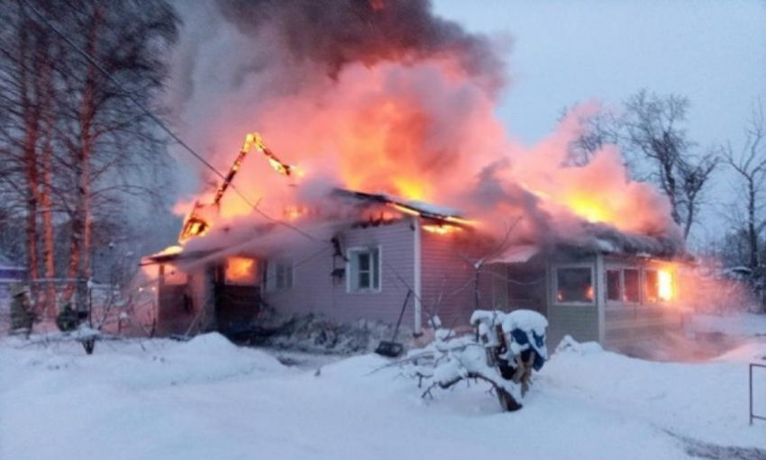 В Аксайском районе на пожаре погибла 82-летняя пенсионерка в своем доме
