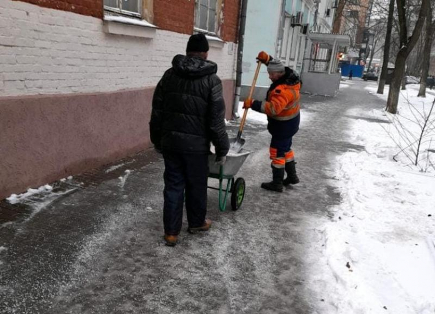 Власти Ростова заявили о борьбе с ледяным дождем