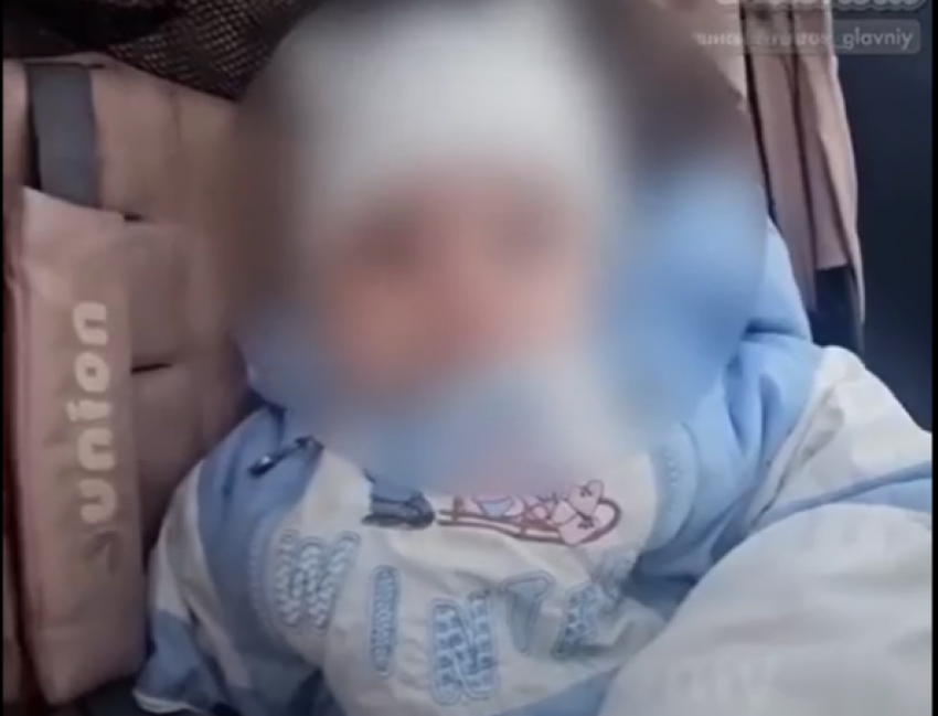 В Ростове женщина оставила коляску с ребёнком на остановке на Зоологической и исчезла