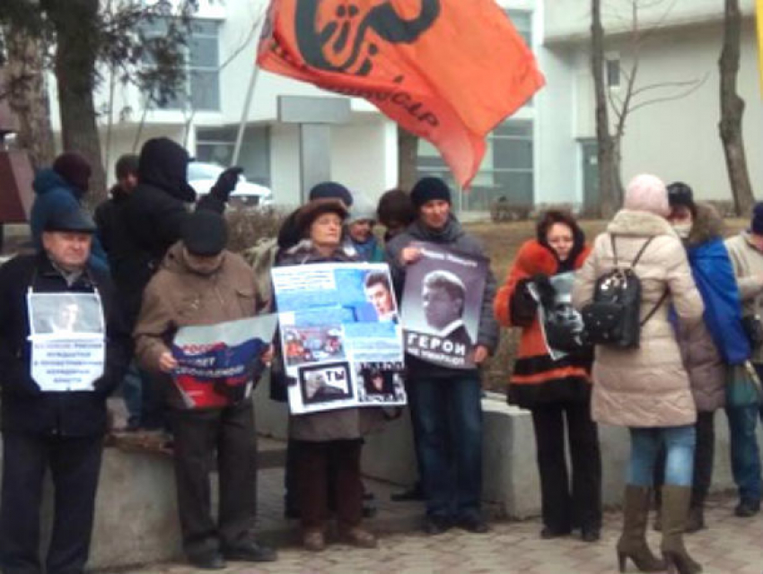 Ростовские оппозиционеры устроили в парке акцию памяти расстрелянного Бориса Немцова