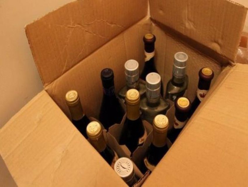 Запрещенный алкоголь обнаружили в магазине власти Ростова