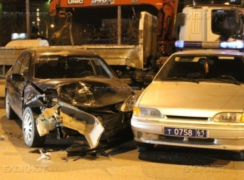 В Волгодонске пьяный водитель врезался в машину ДПС и сломал инспектору ногу