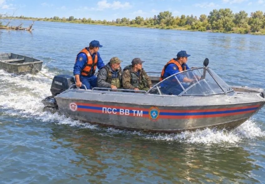 Двух рыбаков спасли на Дону в Азовском районе