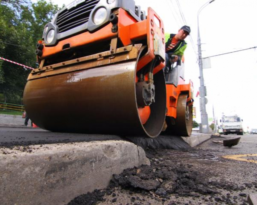 Дорогу на Шеболдаева отремонтируют к декабрю 