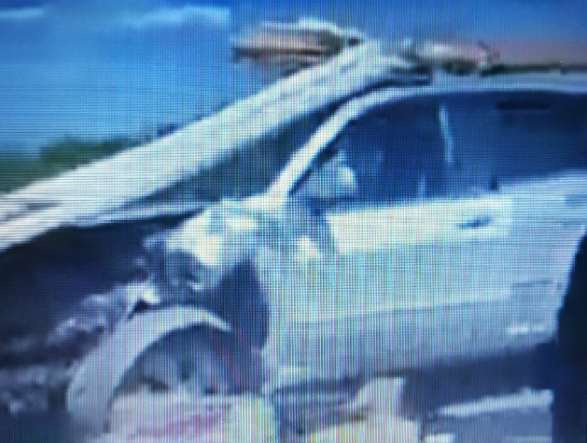 Зазевавшийся за рулем водитель Hover въехал «в зад» дорожникам под Ростовом и попал на видео