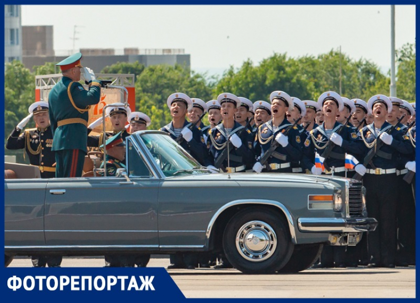 Самолеты, танки, военные: смотрим на парад для избранных в Ростове 