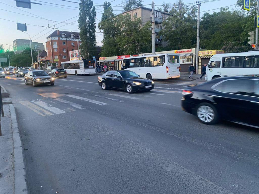 В Ростове водитель иномарки сбил на пешеходном переходе 10-летнюю девочку