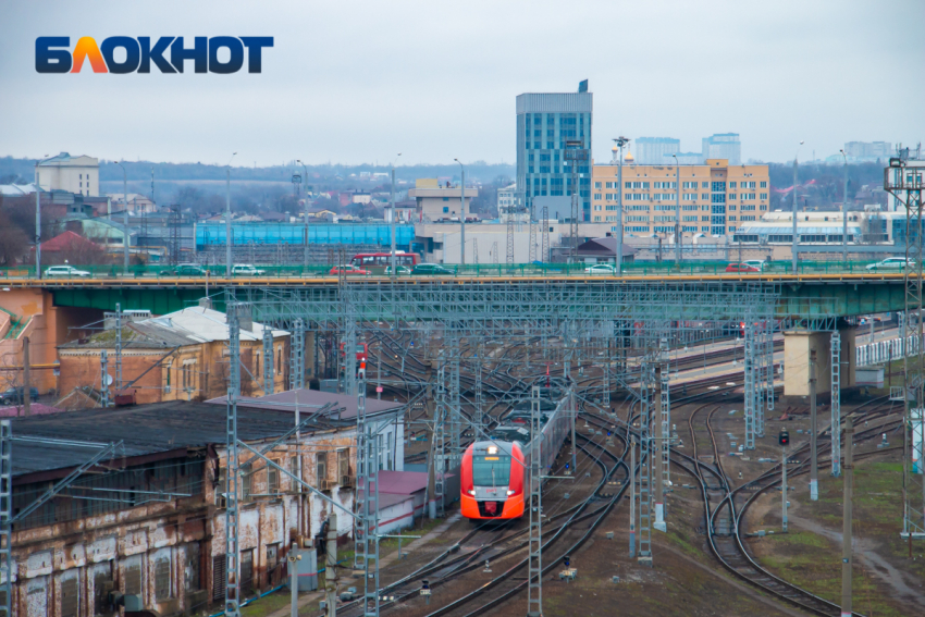Непогода парализовала движение поездов на Дону: 89 составов задерживаются до 8 часов