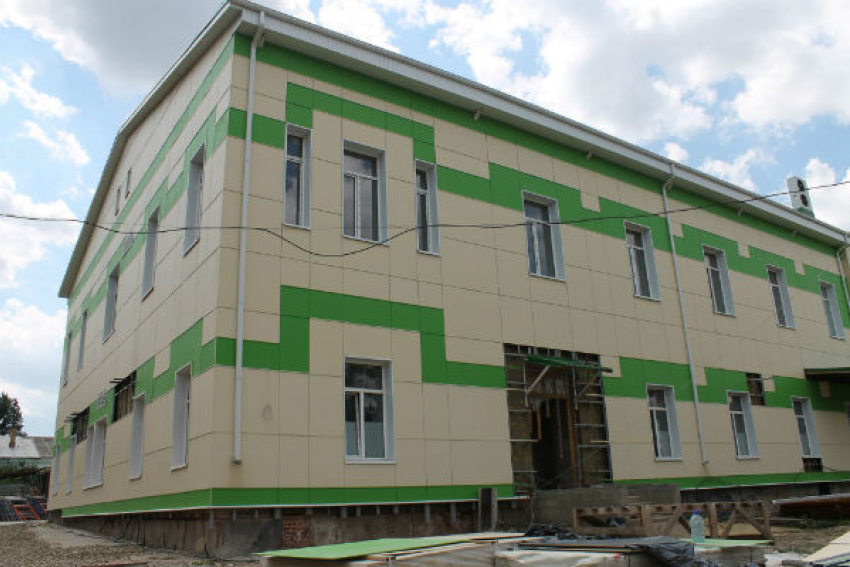Капремонт одного из корпусов роддома в Таганроге закончат в ноябре