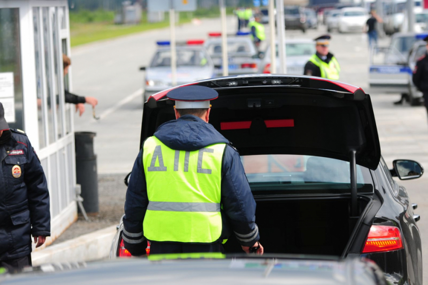 На подъездах к Ростову-на-Дону усилили автомобильный контроль за транспортом 3 ноября