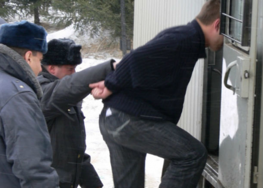Находившегося в федеральном розыске грабителя задержали в аэропорту Ростова-на-Дону