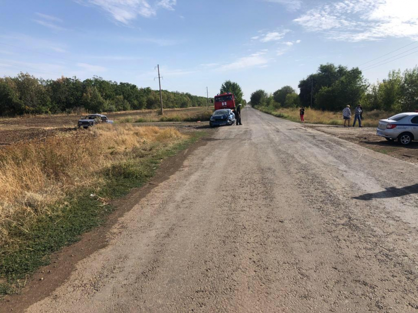 На трассе в Ростовской области погиб водитель легковушки