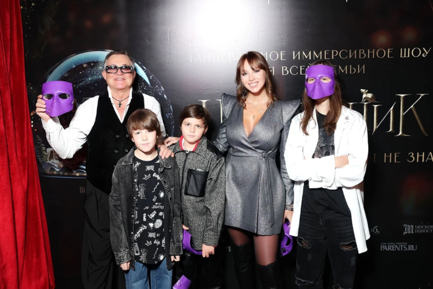 Дибровы после развода планируют Новый год вместе, но «на два дома»