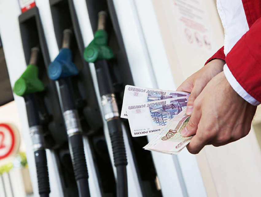 Цены на бензин в Ростове и области уверенно продолжают расти