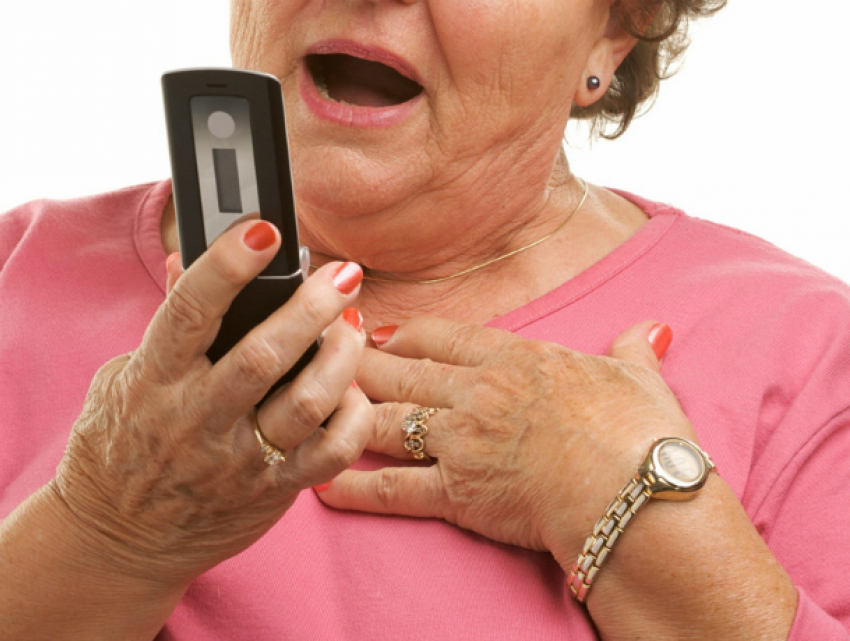 Уладить совершенное внуком убийство за «скромную плату» предложили доверчивой бабушке из Ростова