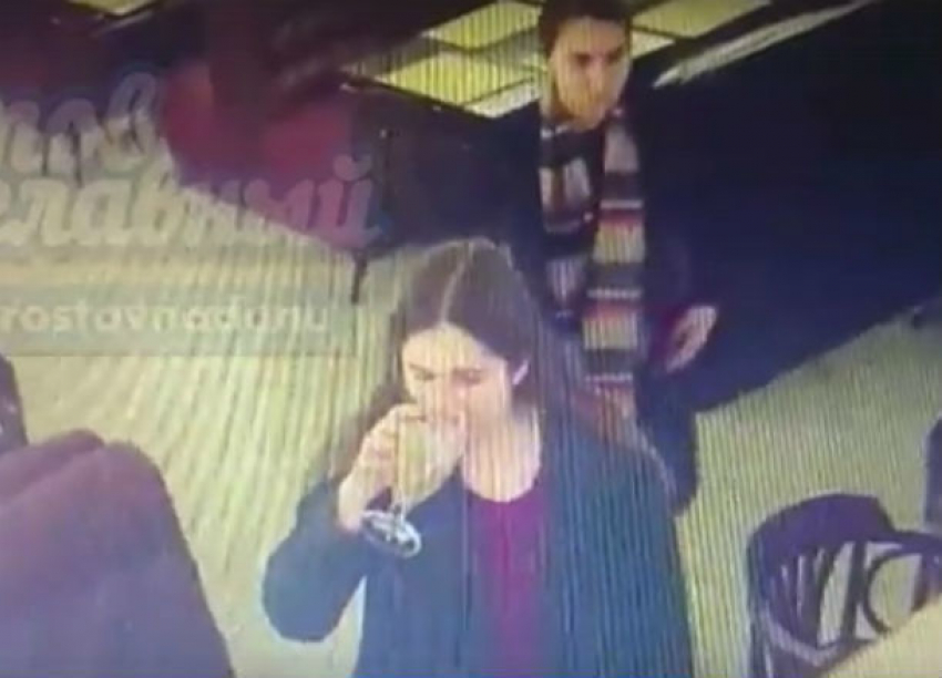 Юные и жадные барышни-аферистки попали на камеры видеонаблюдения в кафе Ростова