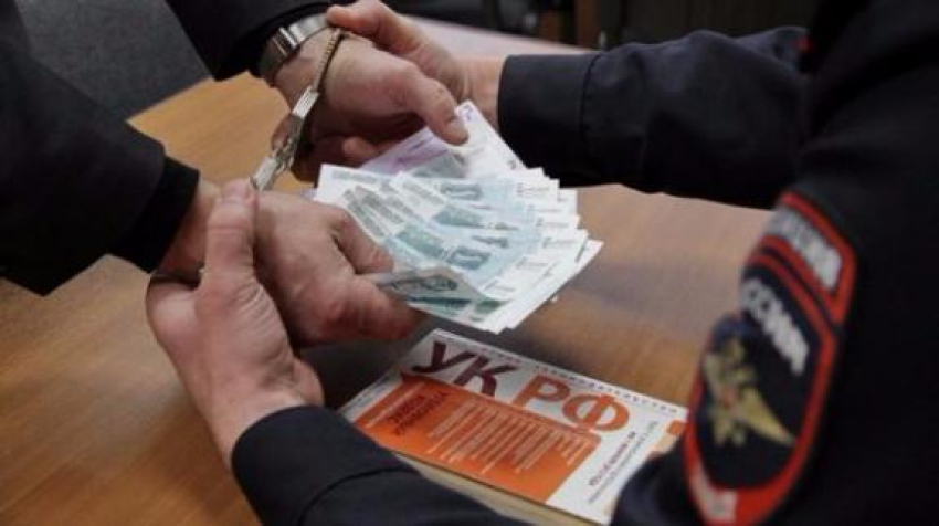 Полицейский отказался от взятки в 50 тысяч рублей