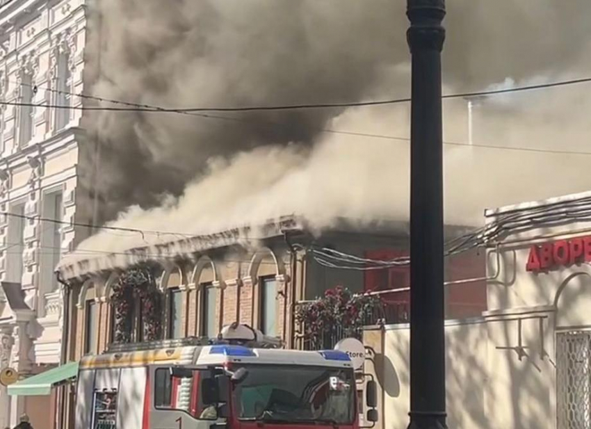 В Ростове загорелся ресторан «Раки и гады»