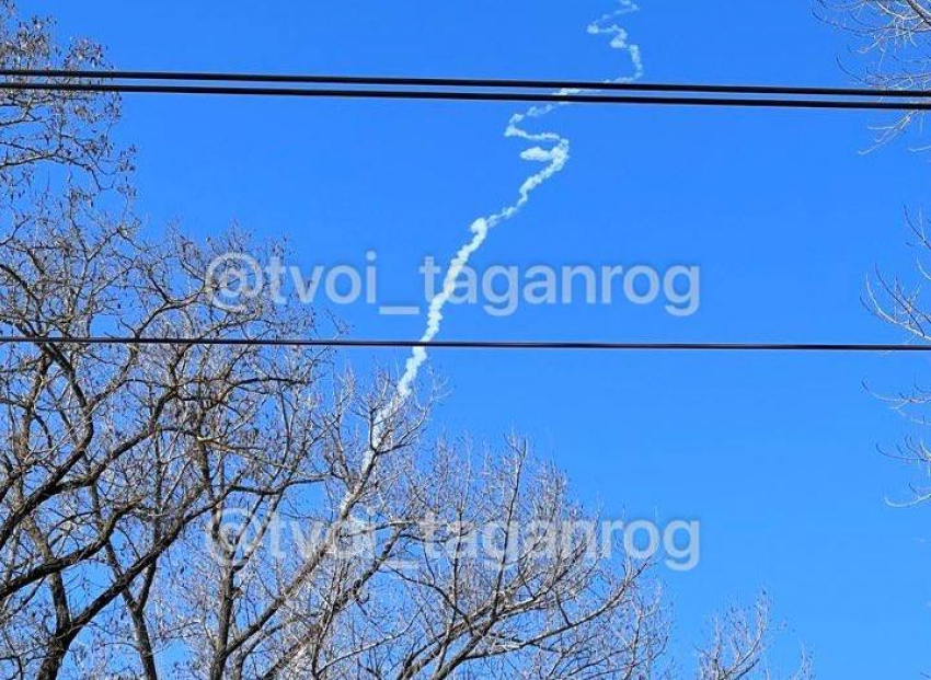 В Таганроге объявили воздушную тревогу из-за атаки беспилотников