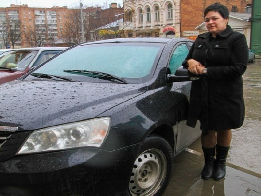 Ростовская таксистка вернула забытые пассажирами 4 млн рублей и получила за это «спасибо"