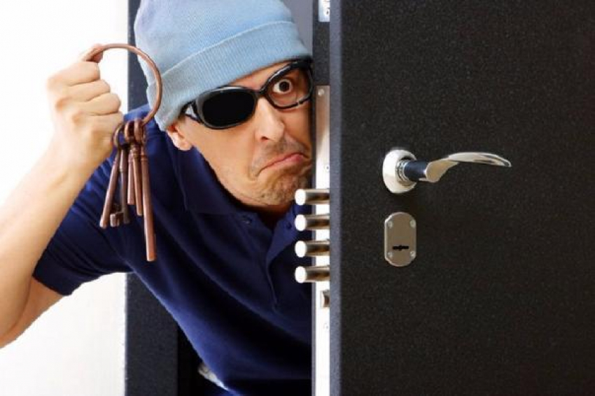 В Ростове поймали воров, обокравших 20 квартир