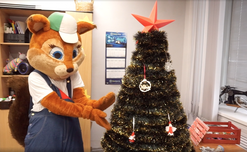 Елка из вторсырья: альтернативу живой красавице смастерила белка ТКОшка