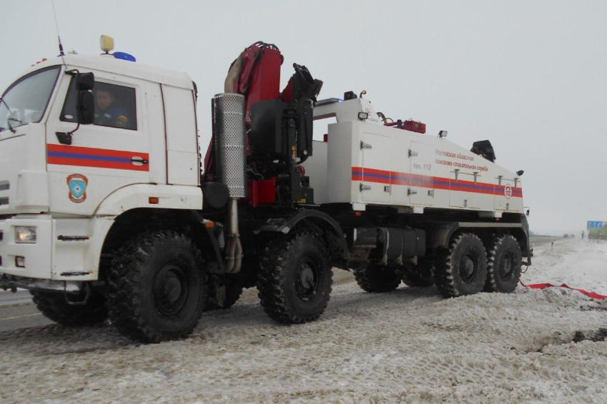 Снегопад парализовал трассы: спасатели всю ночь вытаскивали машины на М-4 «Дон»