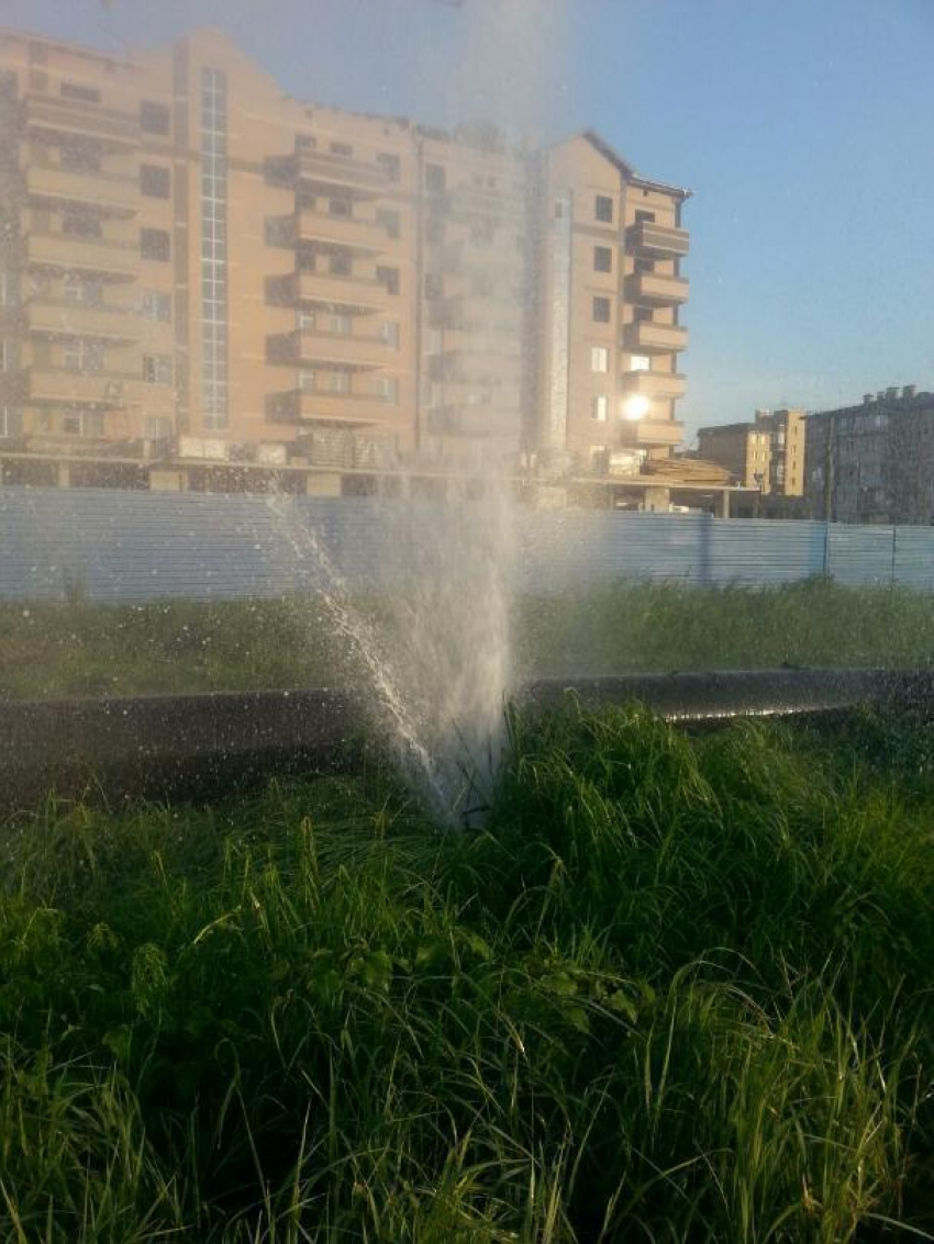 В Ростове на вертолетном поле возник очередной коммунальный фонтан
