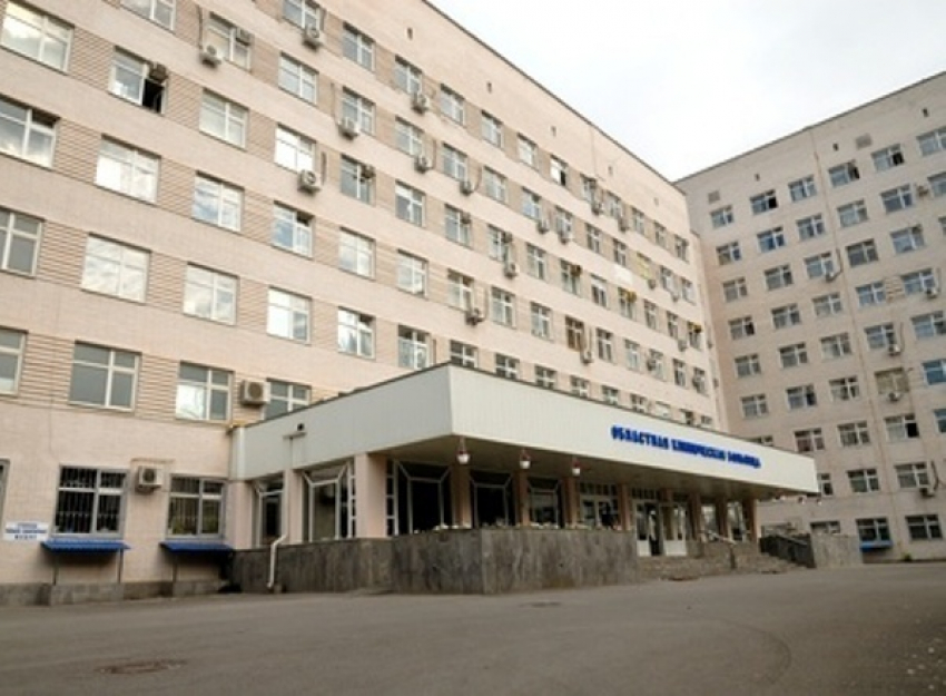 В Ростове возбуждено дело в отношении женщины, по вине которой с 9 этажа больницы выпала 2-летняя девочка