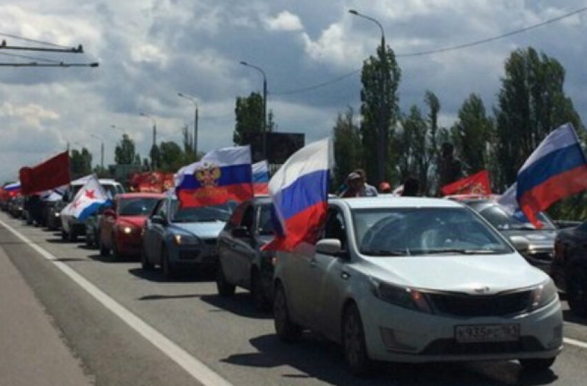 В честь Дня Победы в Ростове состоялся автопробег 