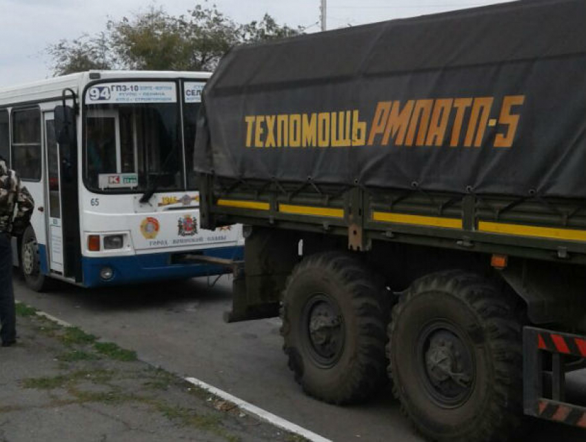 Нервы накалены до предела: два перевозчика в Ростове третий день «сражаются» за маршруты №94 и 96