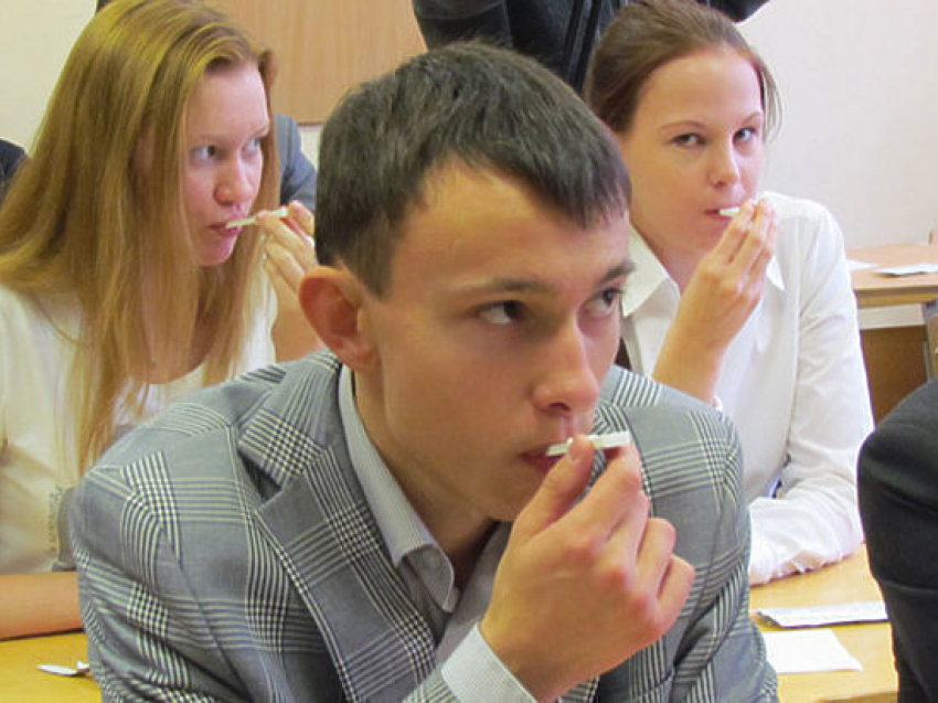 121 школьник в Ростовской области попался на употреблении наркотиков