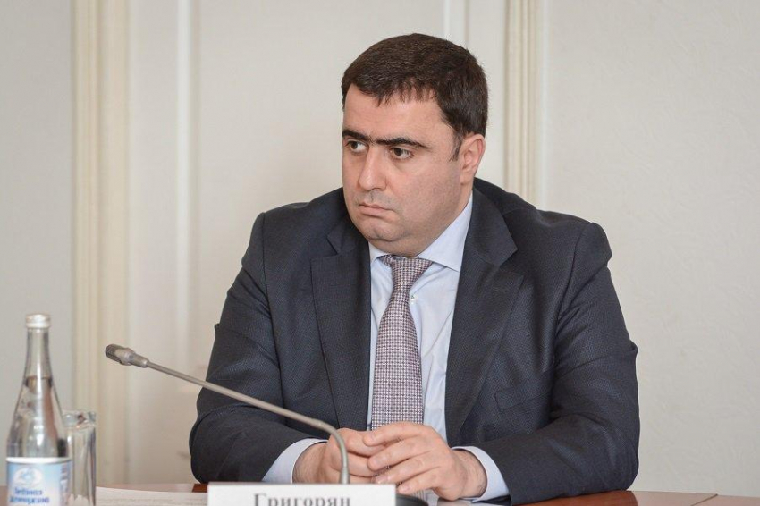 Экс-глава Первомайского района Ростова попросил приговорить его к штрафу за покровительство незаконной торговли